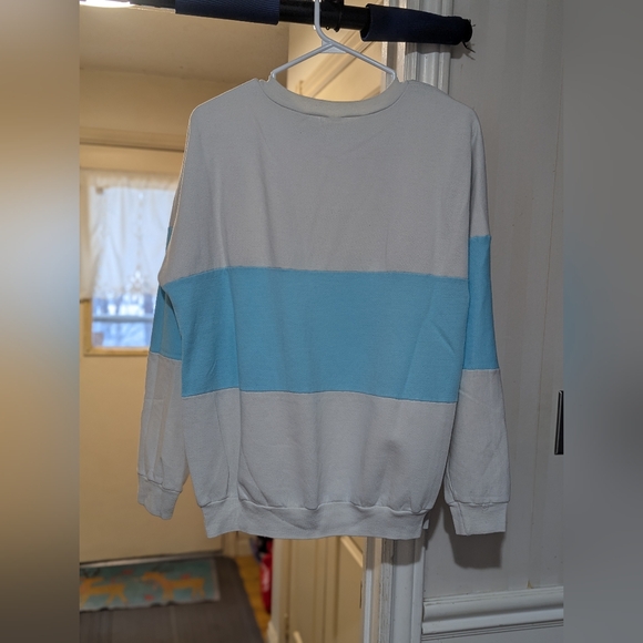 Vintage Graphic Sweatshirt with Blue and Pink Design - Picture 2 of 2